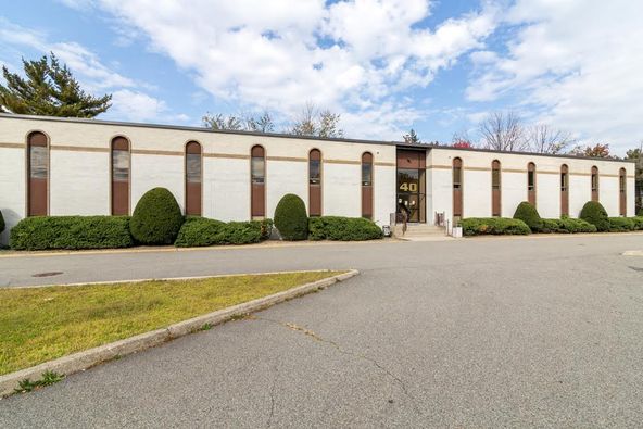 40 Galesi Dr, Wayne, NJ, 07470